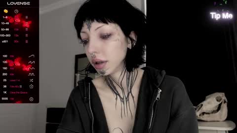 Snapshot of nananevaeragain chatting on 12-30-24, 11:48 Nana online show from 12-30-24, 11:48