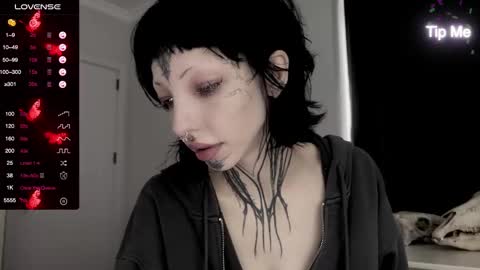 Snapshot of nananevaeragain chatting on 01-05-25, 09:37 Nana online show from 01-05-25, 09:37