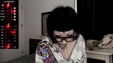 Snapshot of nananevaeragain chatting on 01-11-25, 09:04 Nana online show from 01-11-25, 09:04