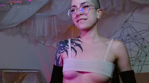 Snapshot of nanaxnana chatting on 02-13-25, 07:13 Alma Maria online show from 02-13-25, 07:13