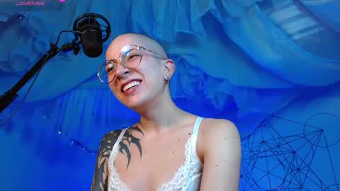 Snapshot of nanaxnana chatting on 09-13-25, 05:29 Alma Maria online show from 09-13-25, 05:29