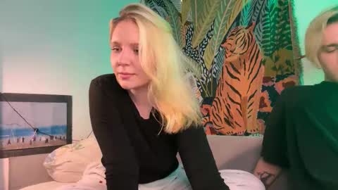 Nancy and Archi online show from 09-09-25, 04:28