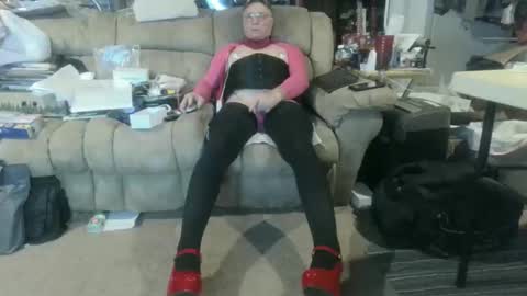 Snapshot of nancyboy_1 chatting on 12-16-25, 09:53 nancyboy_1 online show from 12-16-25, 09:53