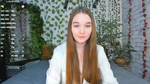 Luna online show from 02-13-25, 07:03