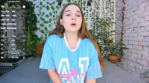 Luna online show from 02-19-25, 06:22