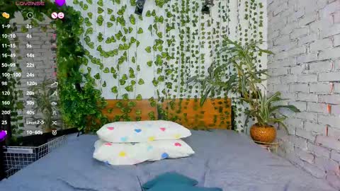 Luna online show from 02-26-25, 12:25