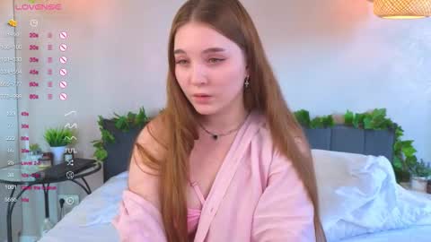 Luna online show from 09-23-25, 05:32