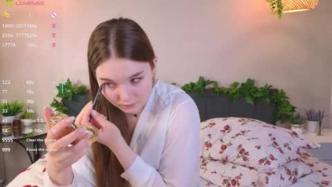 Luna online show from 11-10-25, 05:06