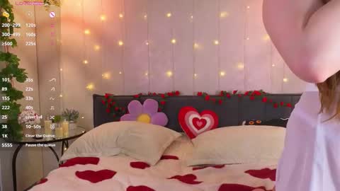 Luna online show from 02-16-26, 05:03