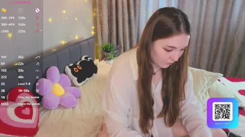 Luna online show from 04-19-26, 05:07