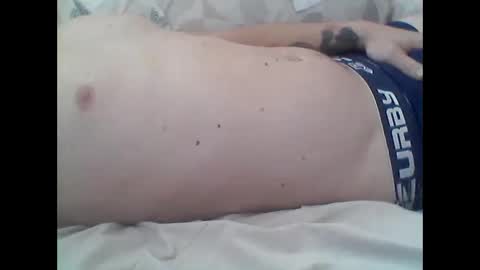 Snapshot of nandoraise1990 chatting on 04-19-26, 01:32 nandoraise1990 online show from 04-19-26, 01:32