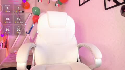 Snapshot of nanit_l chatting on 06-12-26, 12:42 anna online show from 06-12-26, 12:42