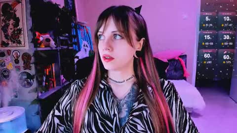 Snapshot of nanitamoore chatting on 03-05-25, 08:21 Monday-Friday 12-4 AM and 6-9 AM New York time online show from 03-05-25, 08:21