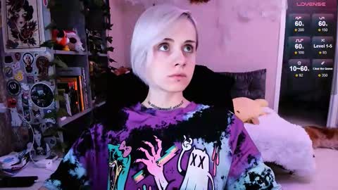 Snapshot of nanitamoore chatting on 10-09-25, 08:40 Monday-Friday 12-4 AM and 6-9 AM New York time online show from 10-09-25, 08:40