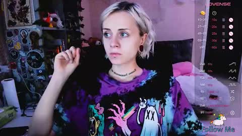 Snapshot of nanitamoore chatting on 10-16-25, 08:43 Monday-Friday 12-4 AM and 6-9 AM New York time online show from 10-16-25, 08:43