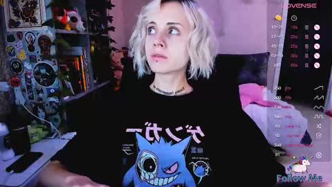 Snapshot of nanitamoore chatting on 10-18-25, 08:53 Monday-Friday 12-4 AM and 6-9 AM New York time online show from 10-18-25, 08:53