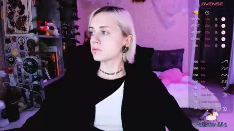 Snapshot of nanitamoore chatting on 10-23-25, 08:13 Monday-Friday 12-4 AM and 6-9 AM New York time online show from 10-23-25, 08:13