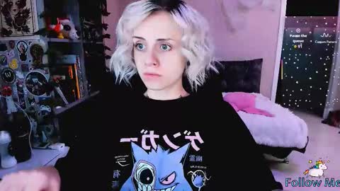 Snapshot of nanitamoore chatting on 10-30-25, 08:53 Monday-Friday 12-4 AM and 6-9 AM New York time online show from 10-30-25, 08:53