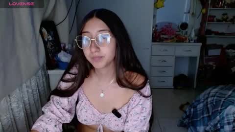 Snapshot of nanylux chatting on 01-17-26, 02:49 nanylux online show from 01-17-26, 02:49