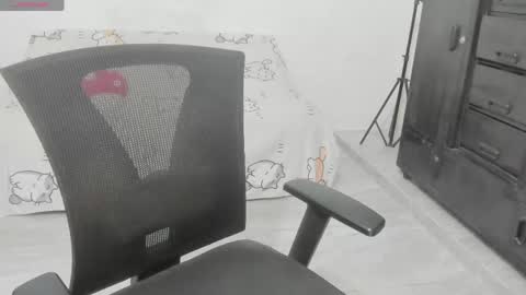 Snapshot of naoko_uwu chatting on 06-01-26, 01:07 Naoko online show from 06-01-26, 01:07