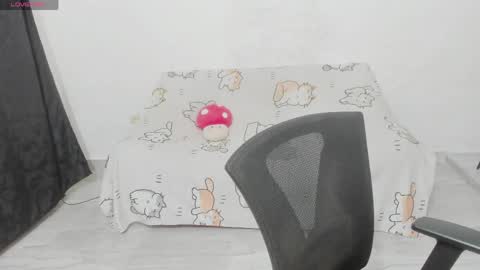 Snapshot of naoko_uwu chatting on 06-08-26, 01:09 Naoko online show from 06-08-26, 01:09