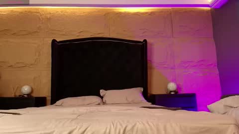 Snapshot of naomi_hill1 chatting on 10-16-25, 08:32 Naomi online show from 10-16-25, 08:32