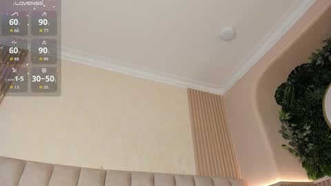 Naomi online show from 04-09-26, 01:27