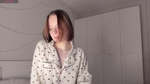 Snapshot of naomi_oops chatting on 01-11-25, 08:54 Naomi online show from 01-11-25, 08:54