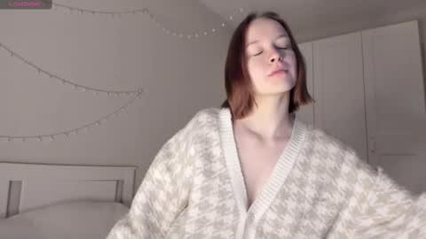 Snapshot of naomi_oops chatting on 01-22-25, 06:20 Naomi online show from 01-22-25, 06:20