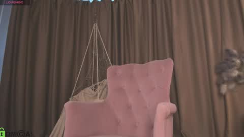 Naomi online show from 09-10-25, 01:38