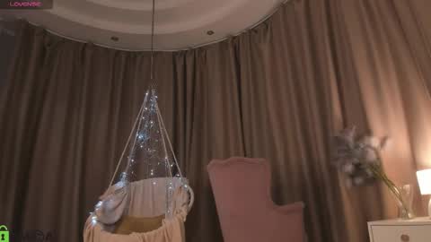 Naomi online show from 09-15-25, 11:49