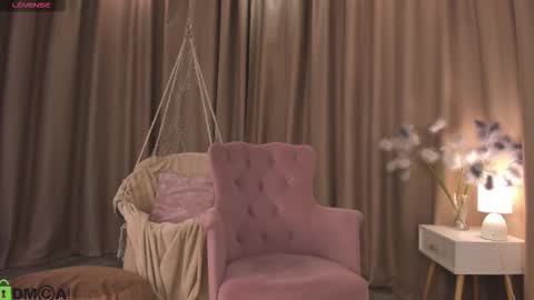 Naomi online show from 10-02-25, 12:17