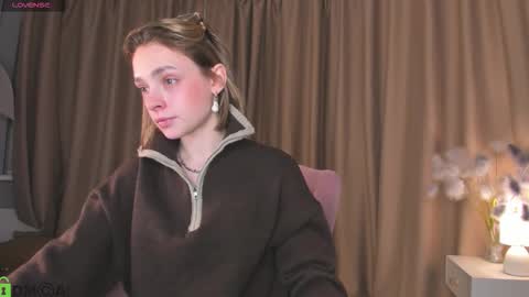 Naomi online show from 10-12-25, 11:48