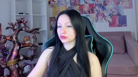 Naomi online show from 11-08-25, 05:40