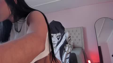 Snapshot of naomibrinks1 chatting on 11-02-25, 05:15 Heidy  online show from 11-02-25, 05:15