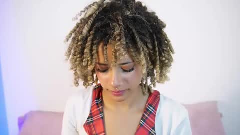 Snapshot of naomidawsonn chatting on 05-22-26, 02:30 naomidawson online show from 05-22-26, 02:30