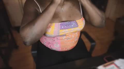 Naomi online show from 11-20-25, 06:13