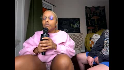 Naomigiirl6 online show from 12-20-24, 04:09
