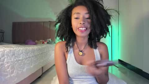 Naomii online show from 10-03-25, 01:24