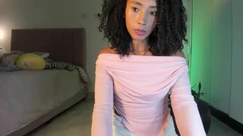 Naomii online show from 11-05-25, 01:16