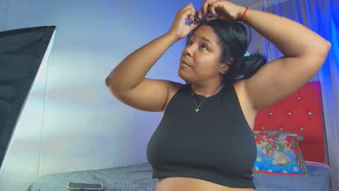 Snapshot of naomii_campbelll chatting on 10-12-25, 01:43 Naomi Campbel online show from 10-12-25, 01:43