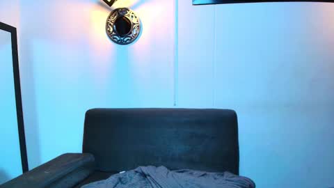 Snapshot of naomii_campbelll chatting on 10-20-25, 02:34 Naomi Campbel online show from 10-20-25, 02:34