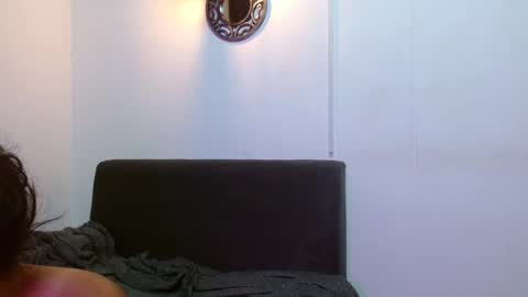 Snapshot of naomii_campbelll chatting on 10-26-25, 02:39 Naomi Campbel online show from 10-26-25, 02:39