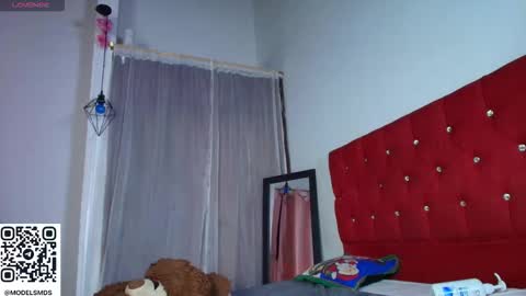 Snapshot of naomii_campbelll chatting on 12-04-25, 09:12 Naomi Campbel online show from 12-04-25, 09:12