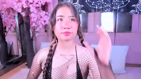 Snapshot of naomii_star chatting on 01-12-26, 09:31 online show from 01-12-26, 09:31