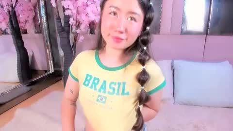 Snapshot of naomii_star chatting on 01-15-26, 10:13 online show from 01-15-26, 10:13