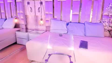 Snapshot of naomii_star chatting on 02-07-26, 04:38 online show from 02-07-26, 04:38