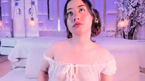 Snapshot of naomii_star chatting on 02-28-26, 05:41 online show from 02-28-26, 05:41