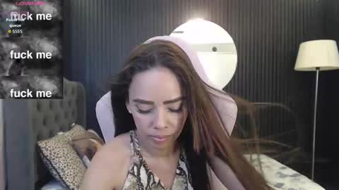 Snapshot of naomis_36 chatting on 05-28-26, 05:43 Naomis online show from 05-28-26, 05:43