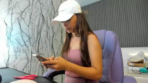 Snapshot of naomis_36 chatting on 06-14-26, 02:08 Naomis online show from 06-14-26, 02:08